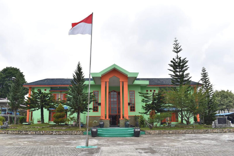 Institut Agama Kristen Negeri Tarutung (IAKN Tarutung)