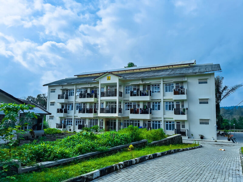 Sekolah Tinggi Guru Huria HKBP Sipoholon